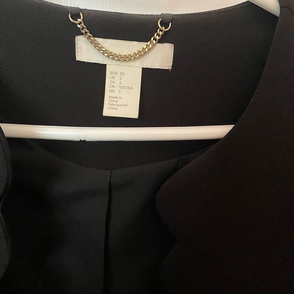 H&M Scalloped Coat - Picture 6 of 7